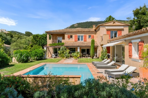 à vendre maison, villa Grimaud - À vendre à Grimaud : Propriété provençale d’exception au cœur du Golfe de Saint-Tropez
